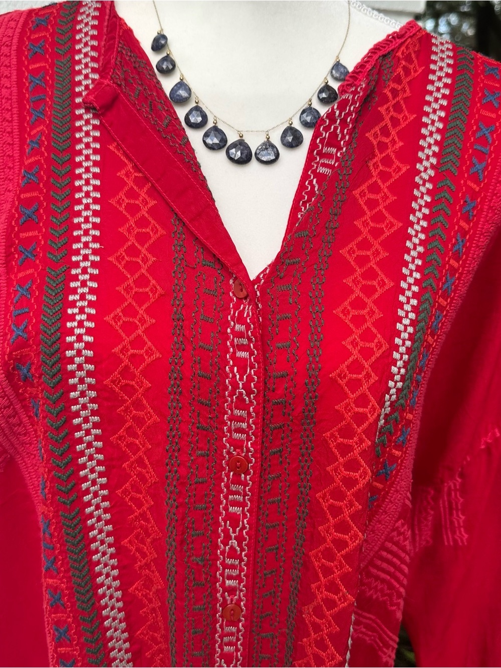Johnny Was multi size Red Embroidered V-Neck Women's Top